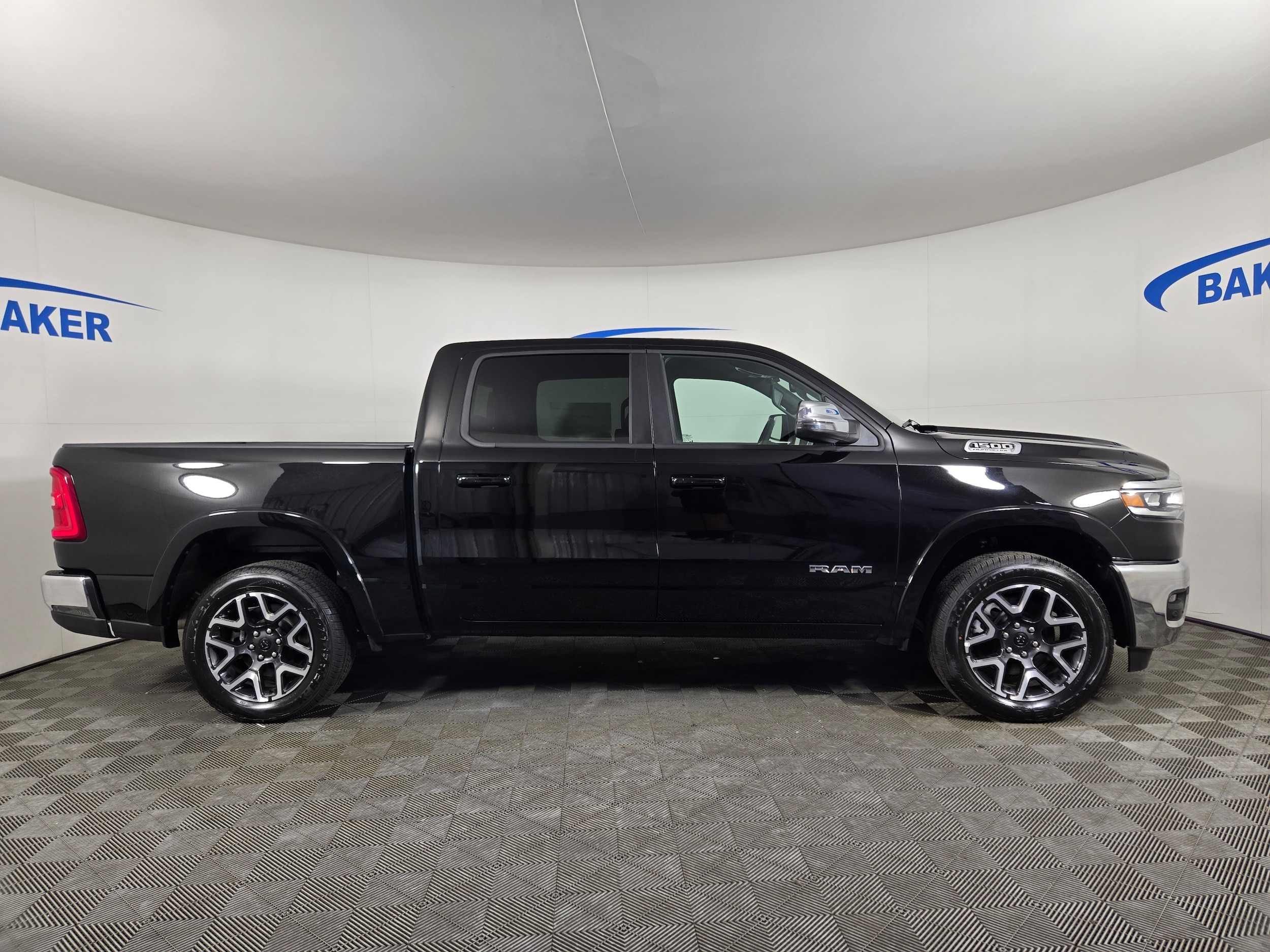 New 2026 Diamond Black Crystal Pearlcoat Ram Laramie image 5
