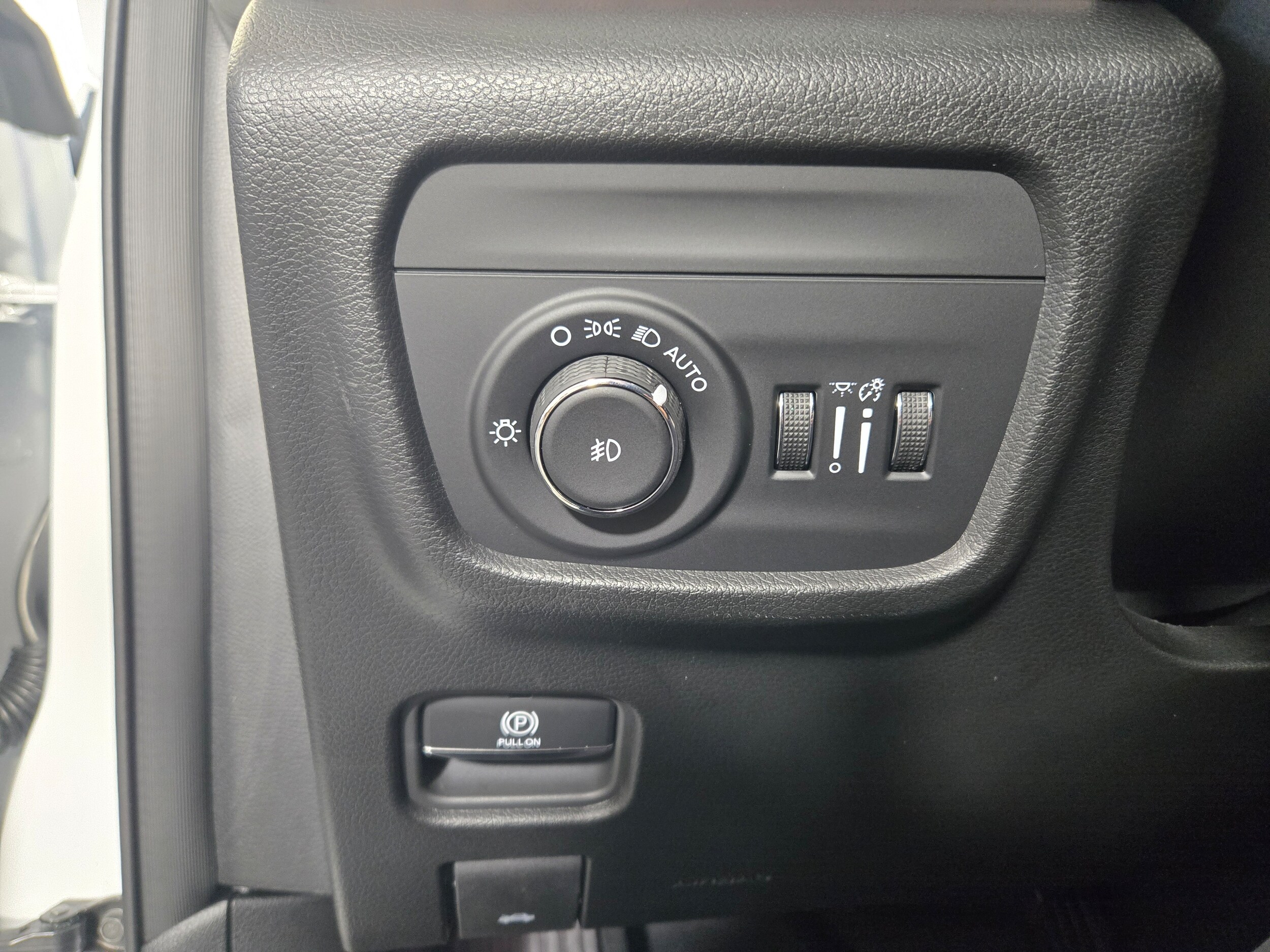 New 2027 Bright White Jeep Limited image 34
