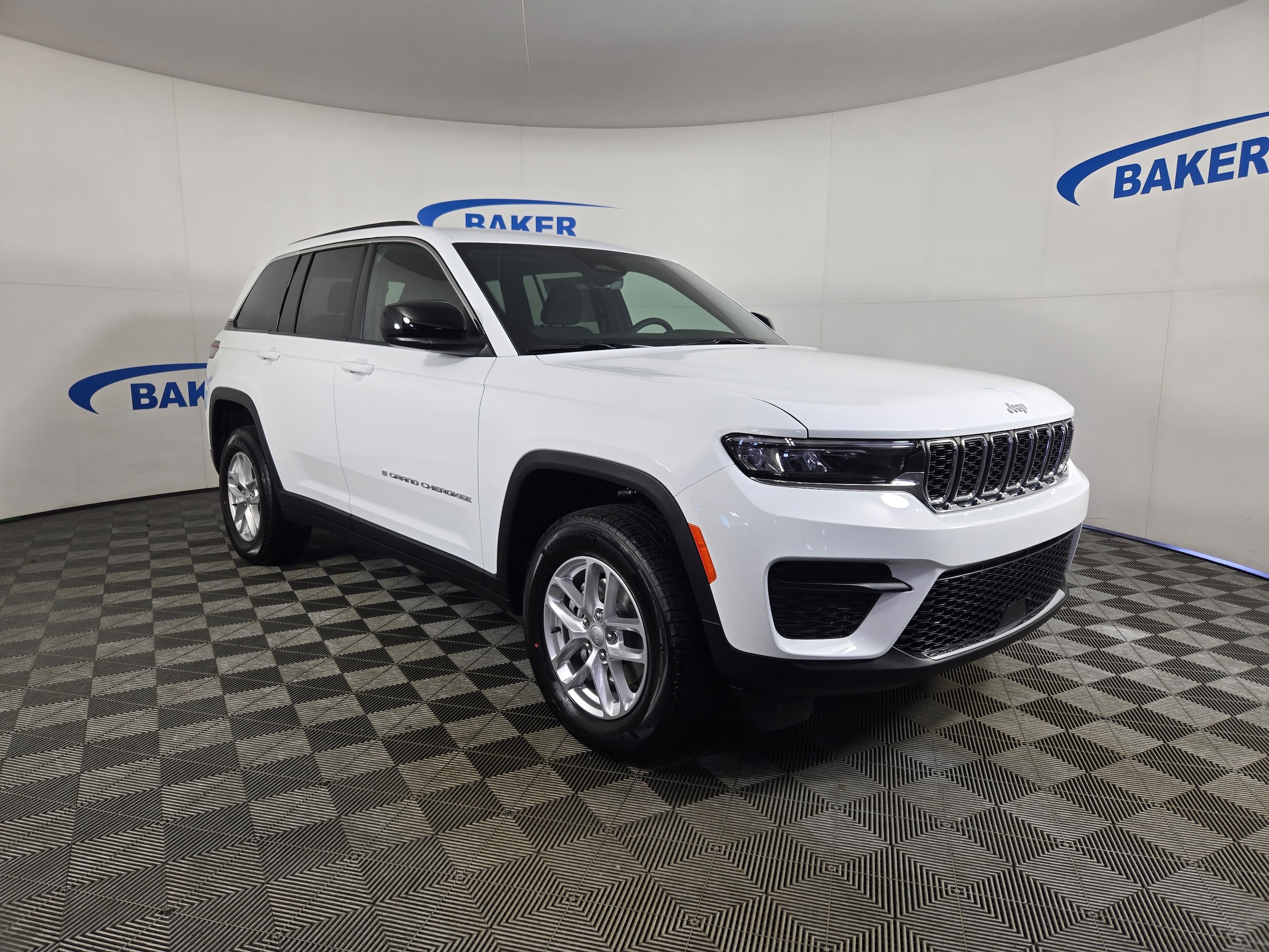 2026 Jeep Grand Cherokee Laredo 4x4's photo