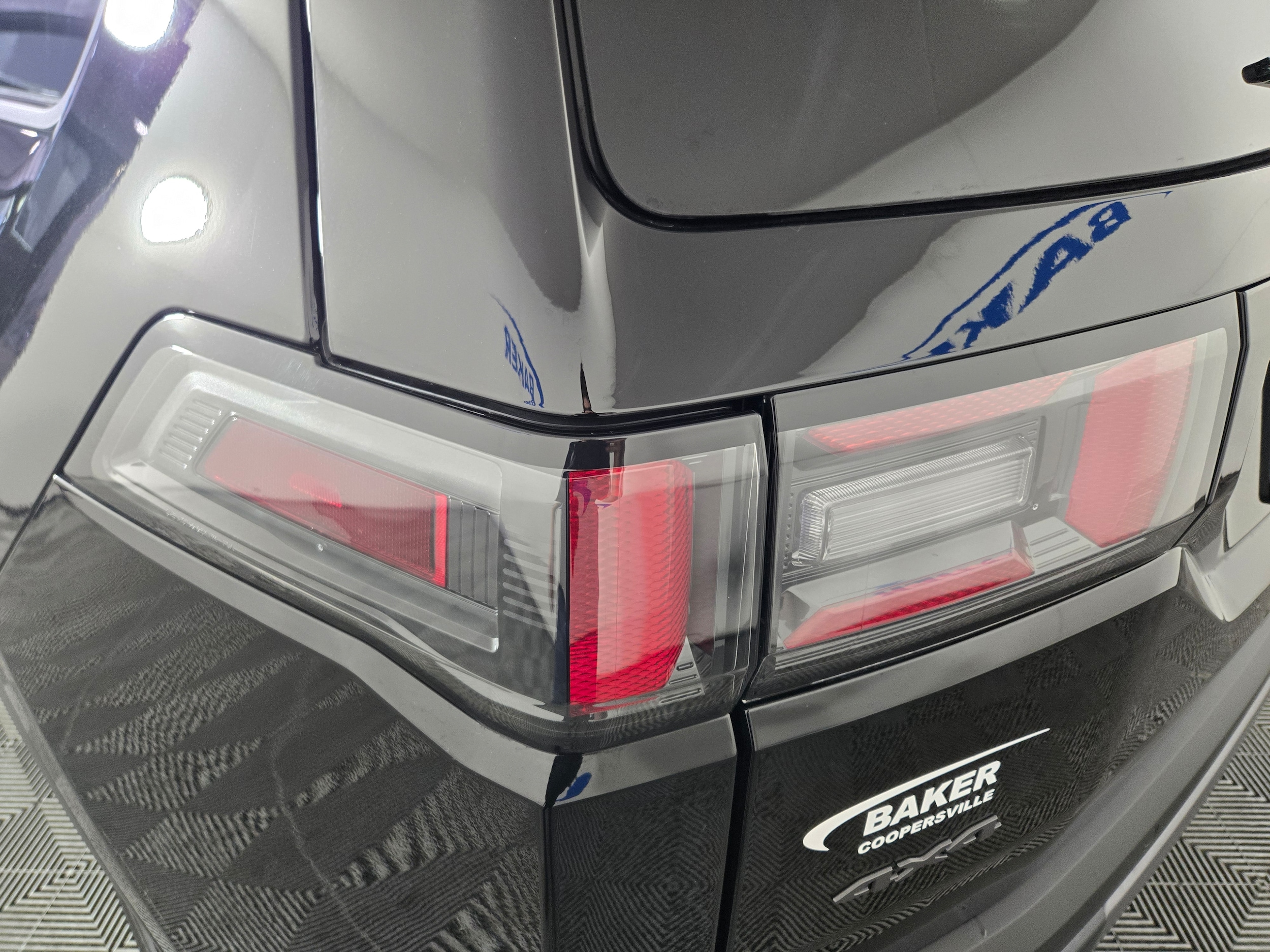 New 2026 Diamond Black Crystal Pearlcoat Jeep Laredo/Limited image 34