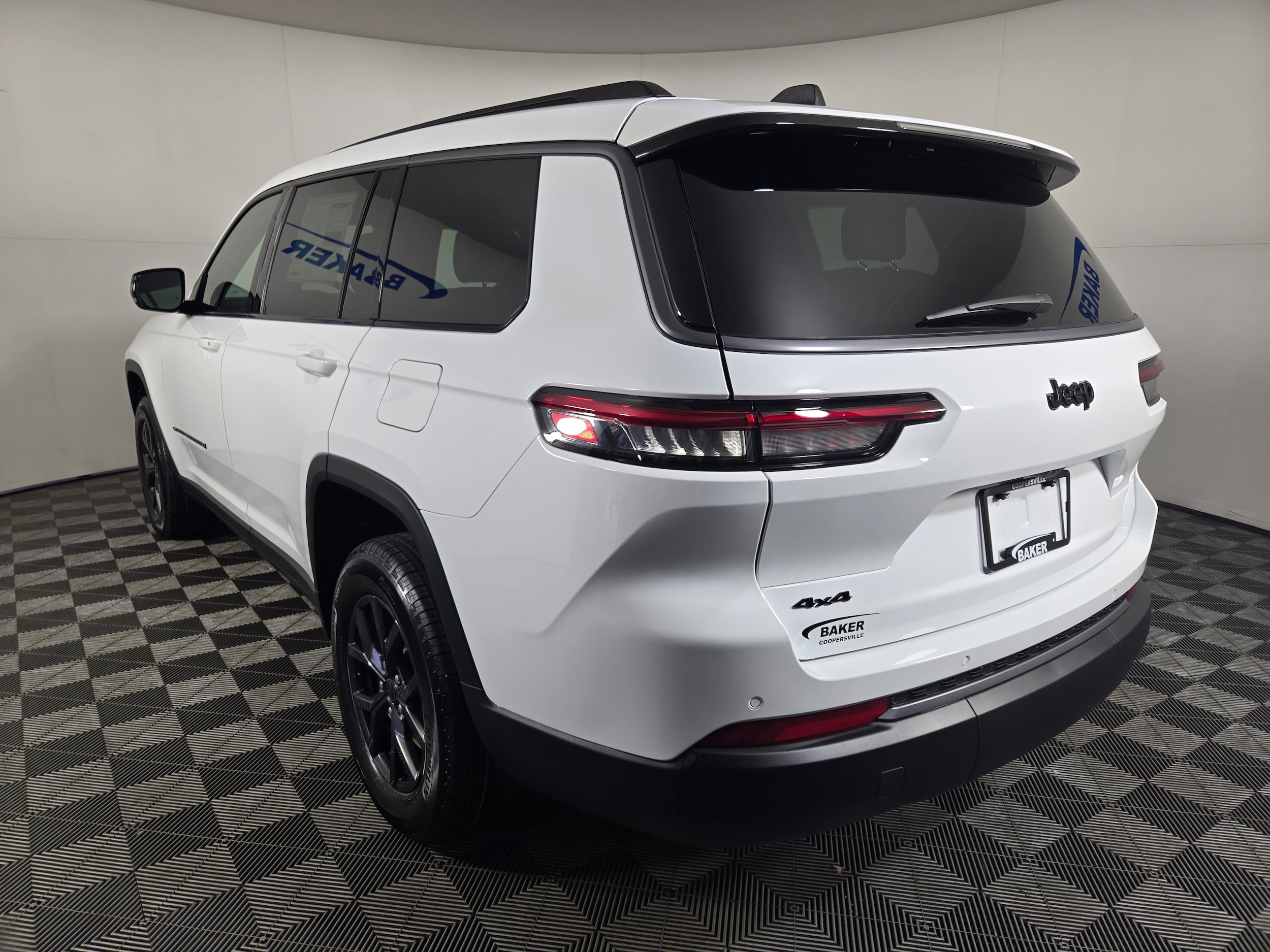 New 2027 Bright White Jeep Laredo image 5