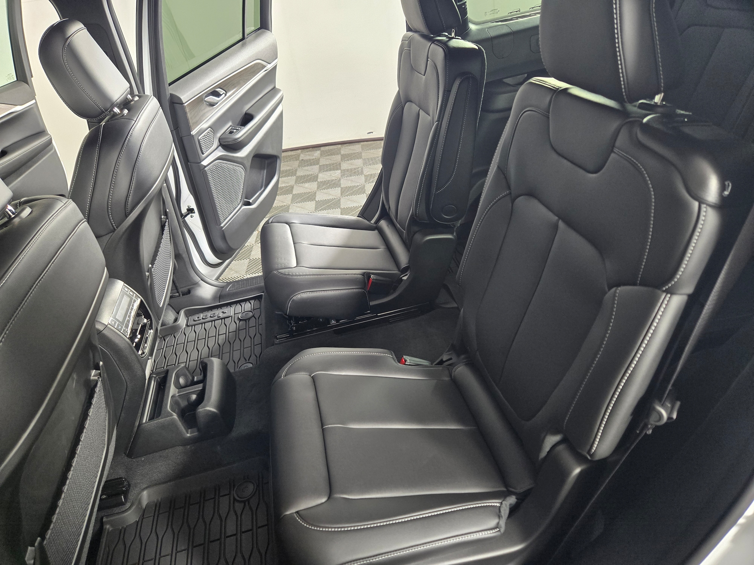 New 2026 Bright White Jeep Limited image 15