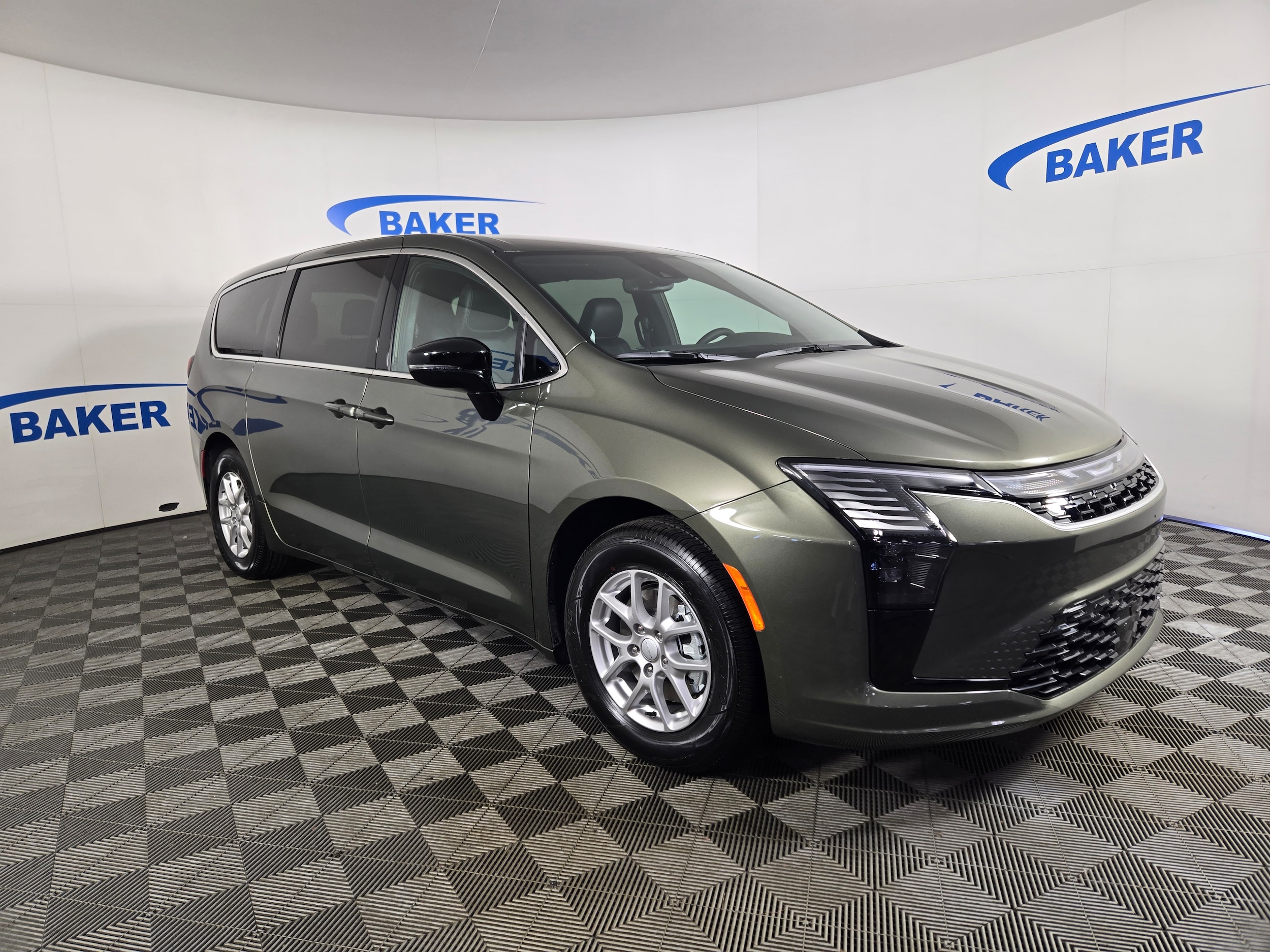 2027 Chrysler Pacifica Select's photo