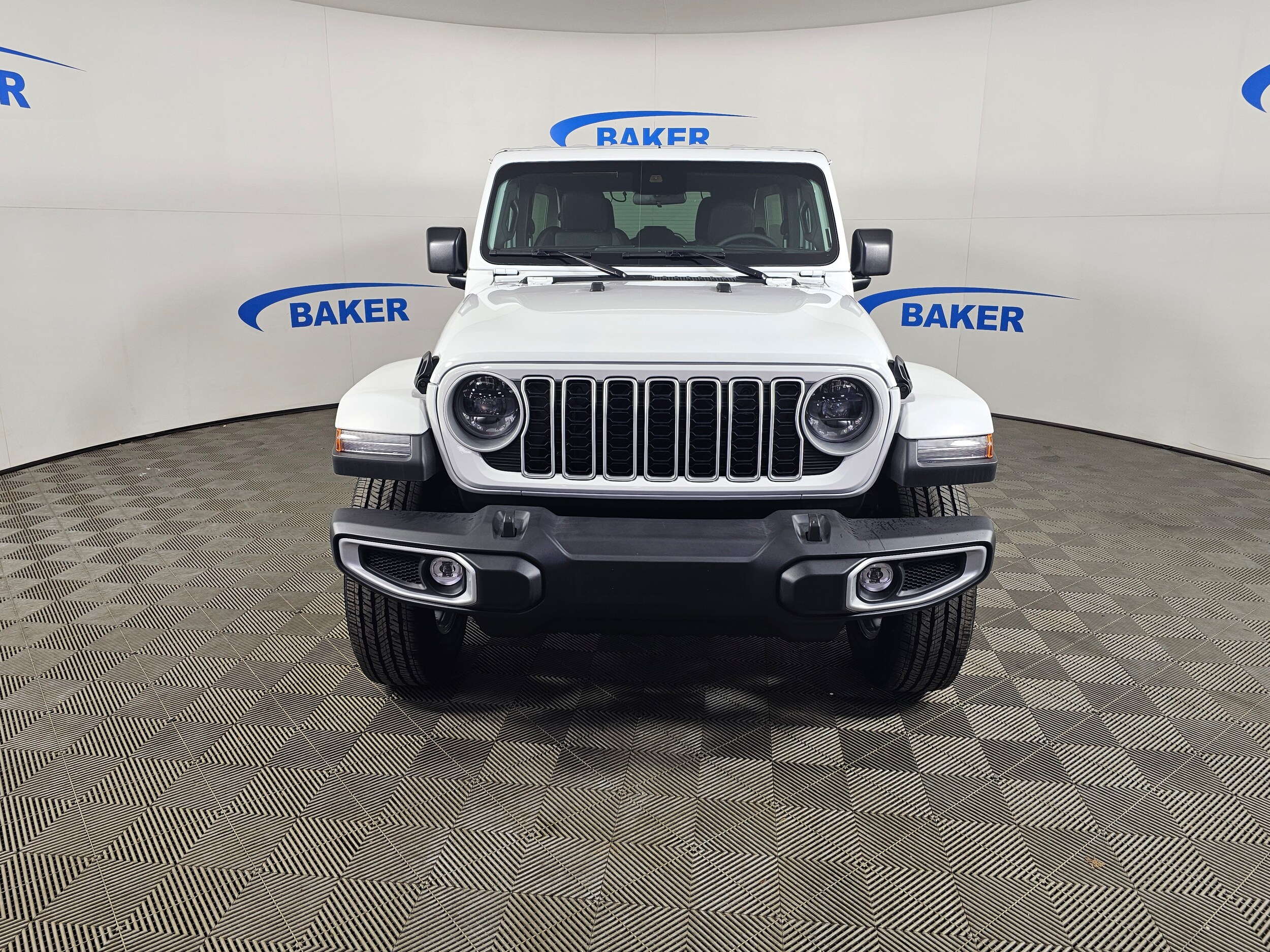 2025 Jeep Wrangler Sahara photo 2