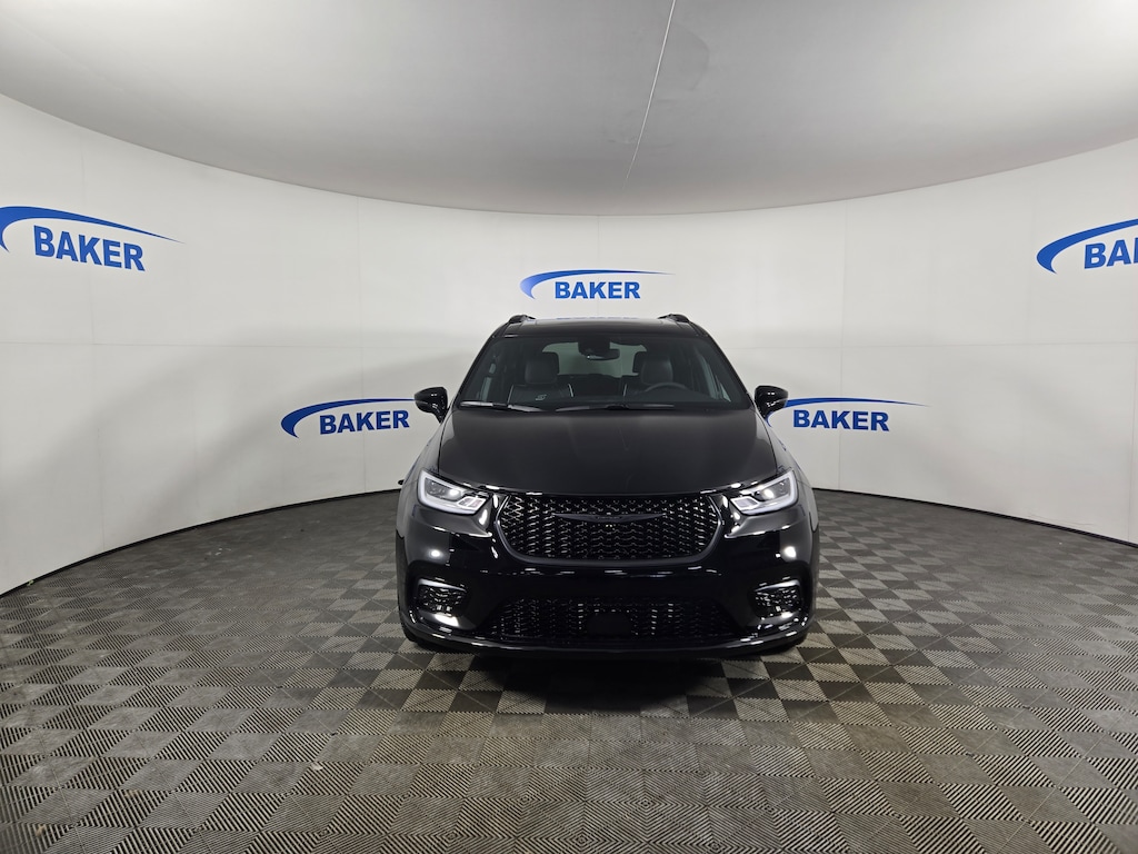 New 2026 Chrysler Pacifica Limited Passenger Van