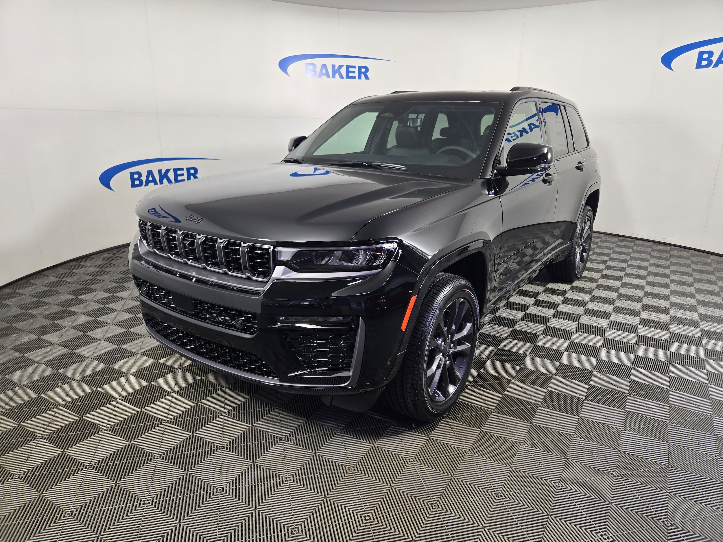 New 2026 Diamond Black Crystal Pearlcoat Jeep Limited image 3