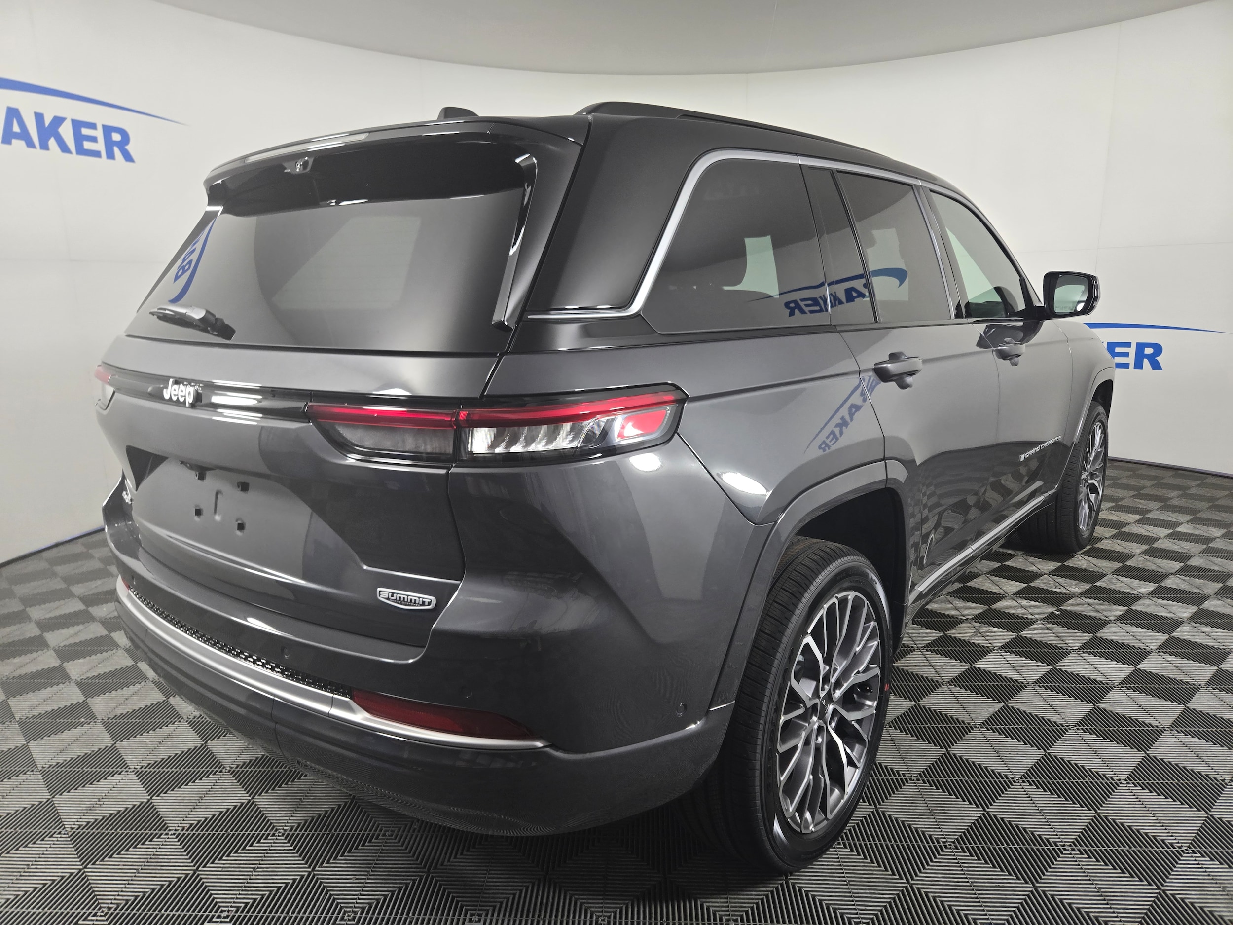 New 2026 Baltic Gray Jeep Summit image 6
