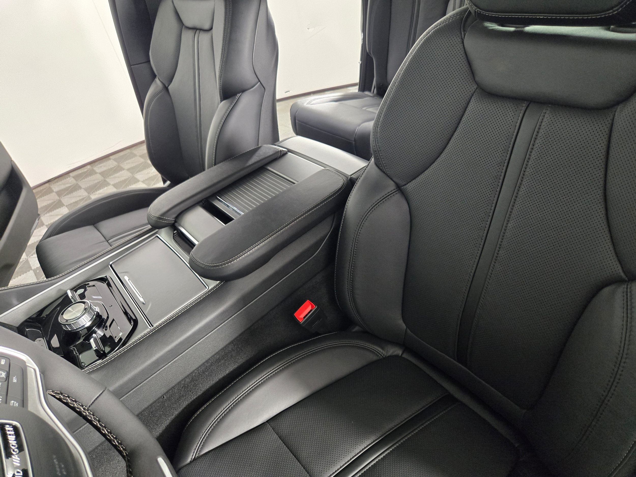 New 2026 High Gloss Black Jeep Limited image 21