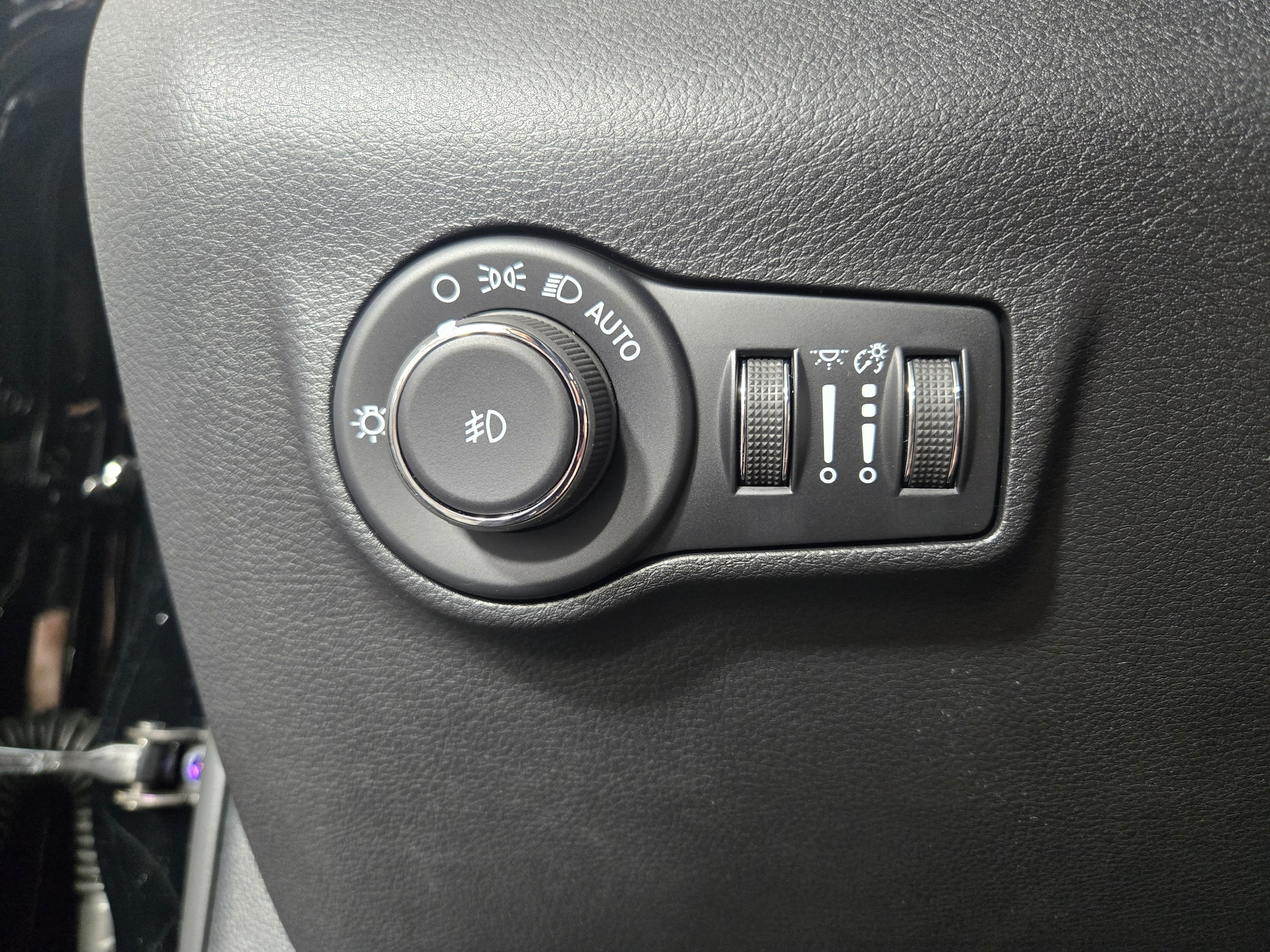 New 2026 Diamond Black Crystal Pearlcoat Jeep Trailhawk image 27