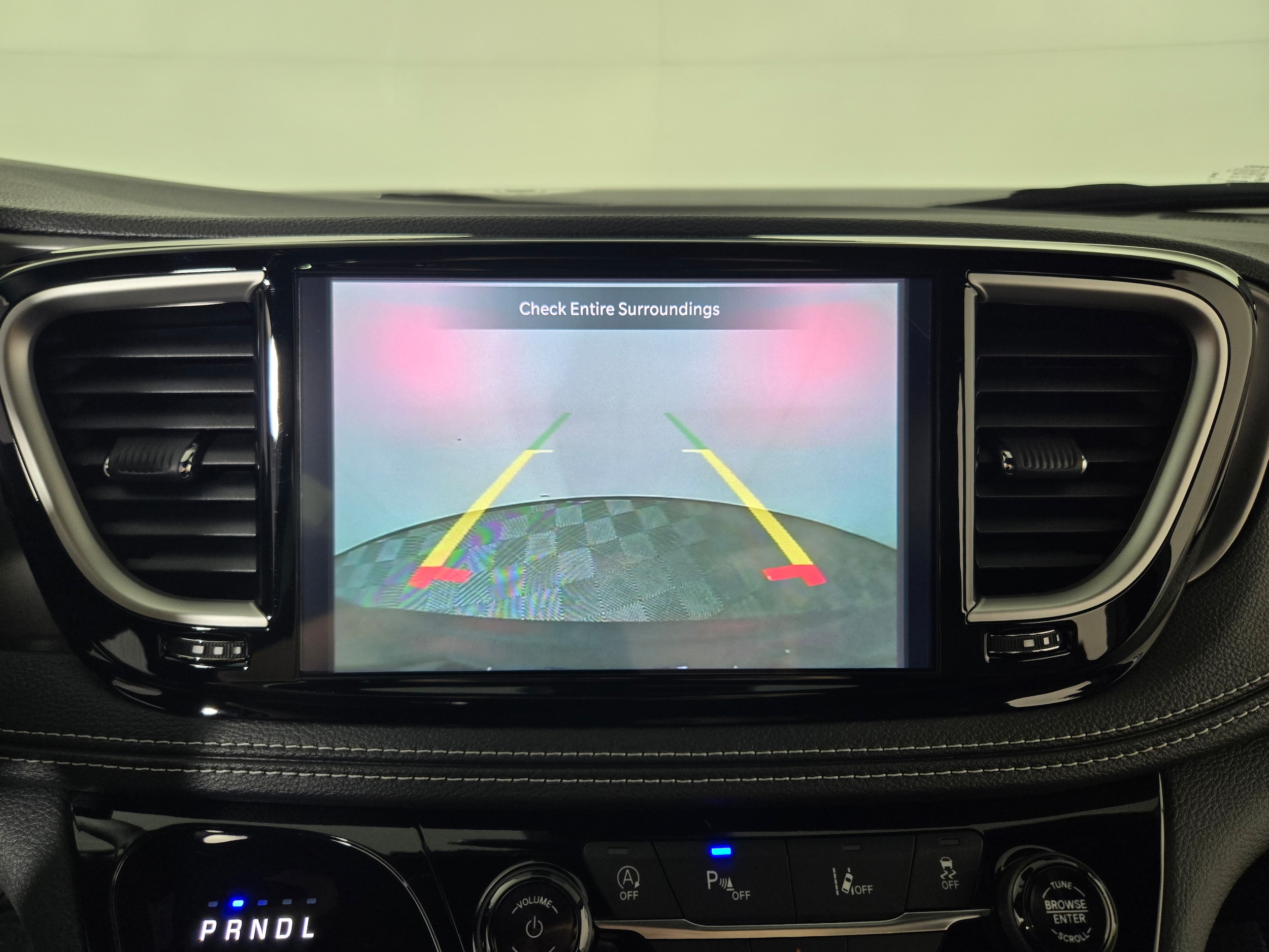 New 2026 Diamond Black Crystal Pearlcoat Chrysler Select image 28