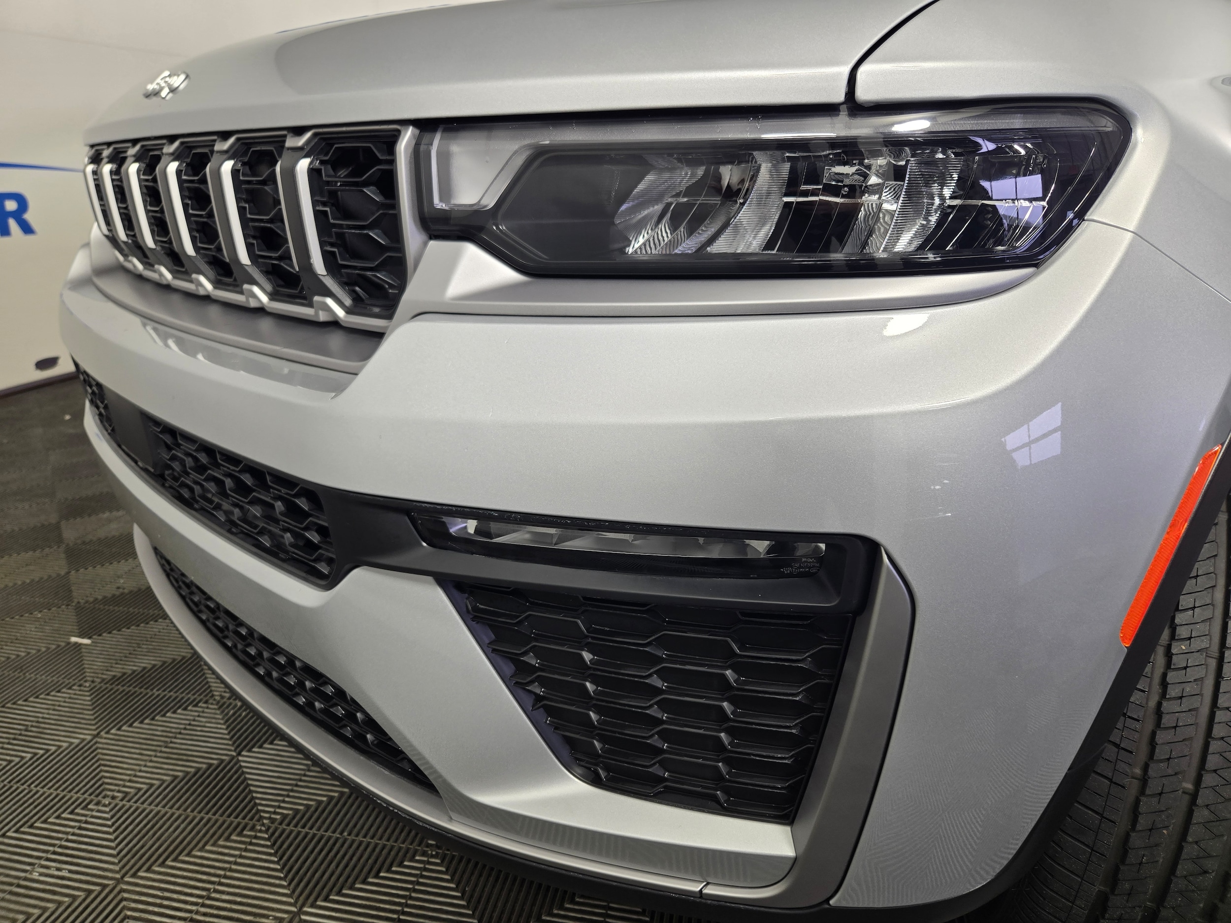 New 2026 Silver Zynith Jeep Limited image 35