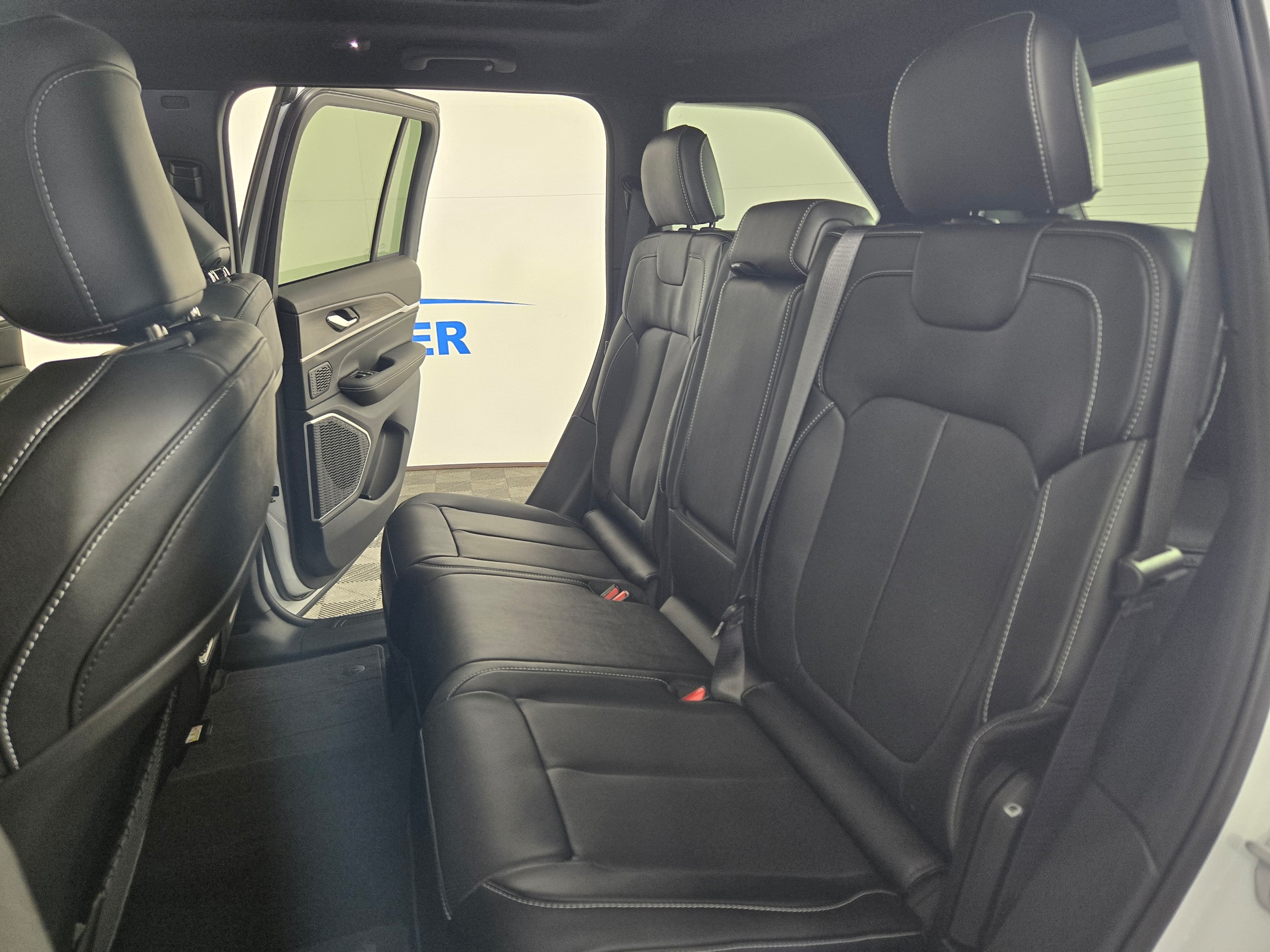New 2027 Bright White Jeep Limited image 15