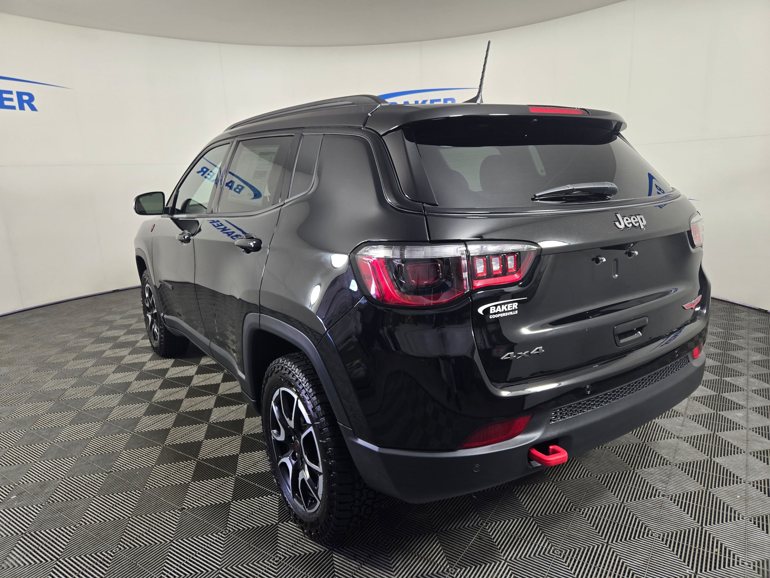 New 2026 Diamond Black Crystal Pearlcoat Jeep Trailhawk image 5
