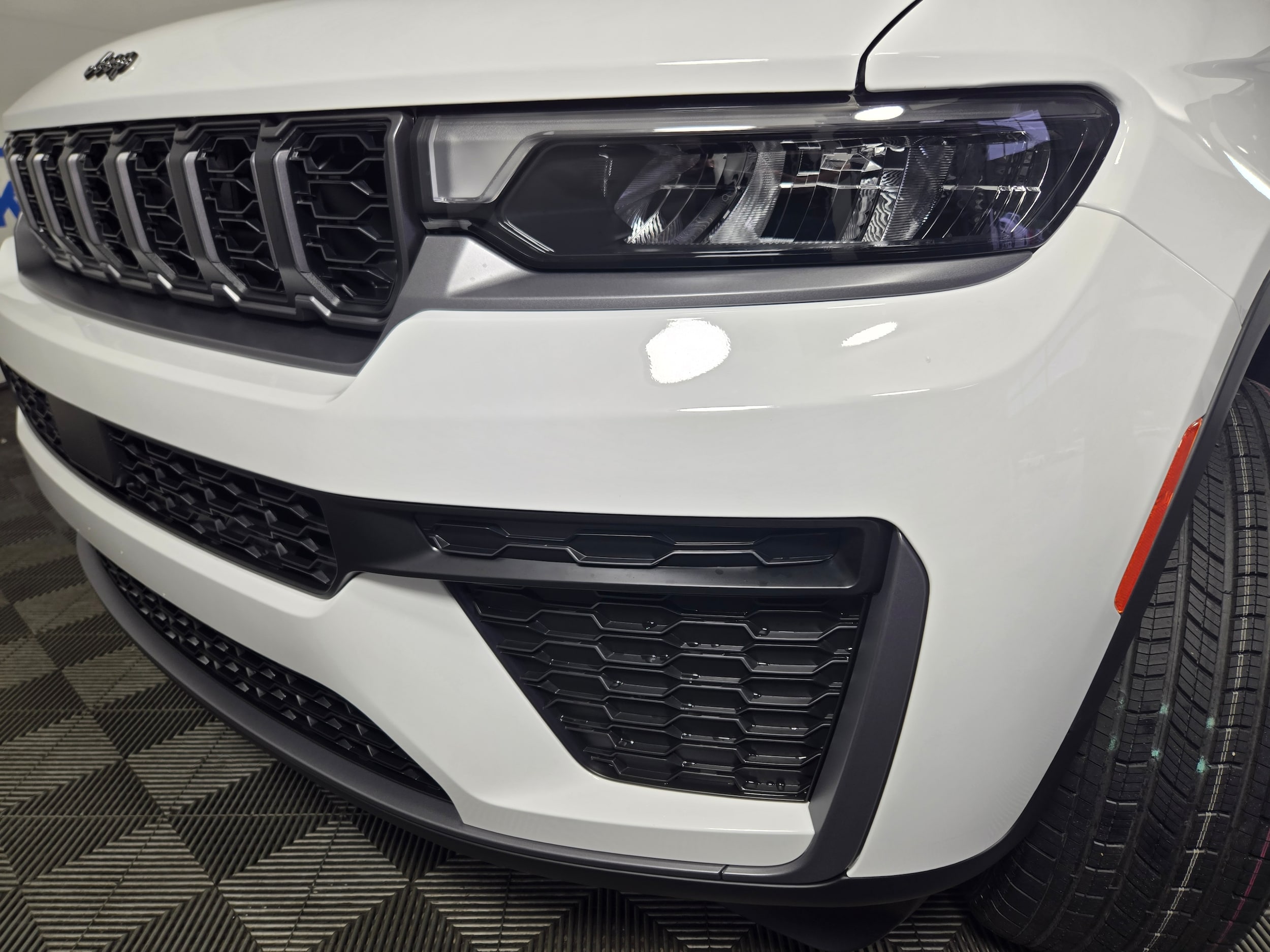 New 2027 Bright White Jeep Laredo image 35