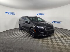 2026 Chrysler Pacifica Limited Passenger Van