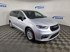 2026 Chrysler Pacifica Select Passenger Van
