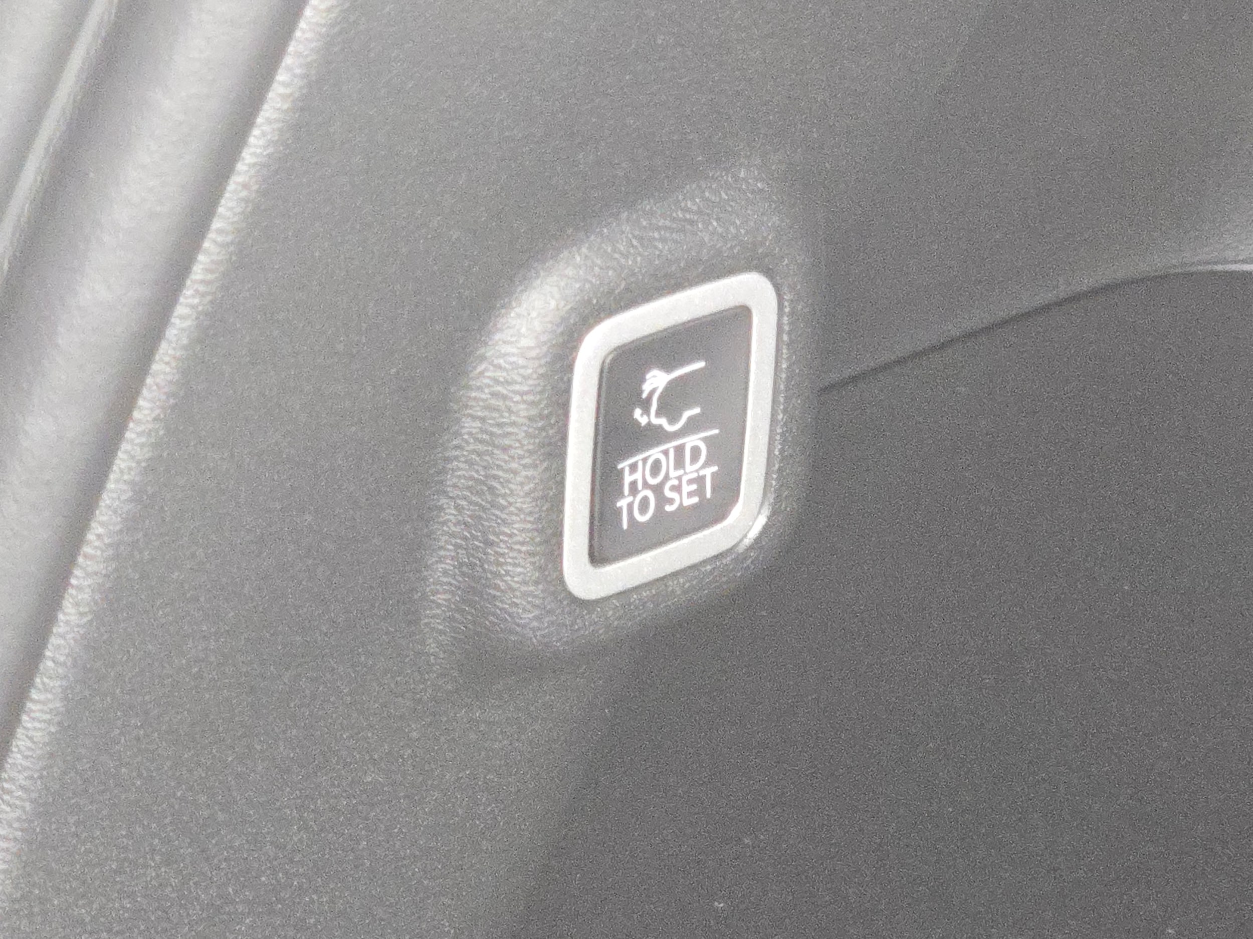 New 2026 Diamond Black Crystal Pearlcoat Jeep Laredo/Limited image 13