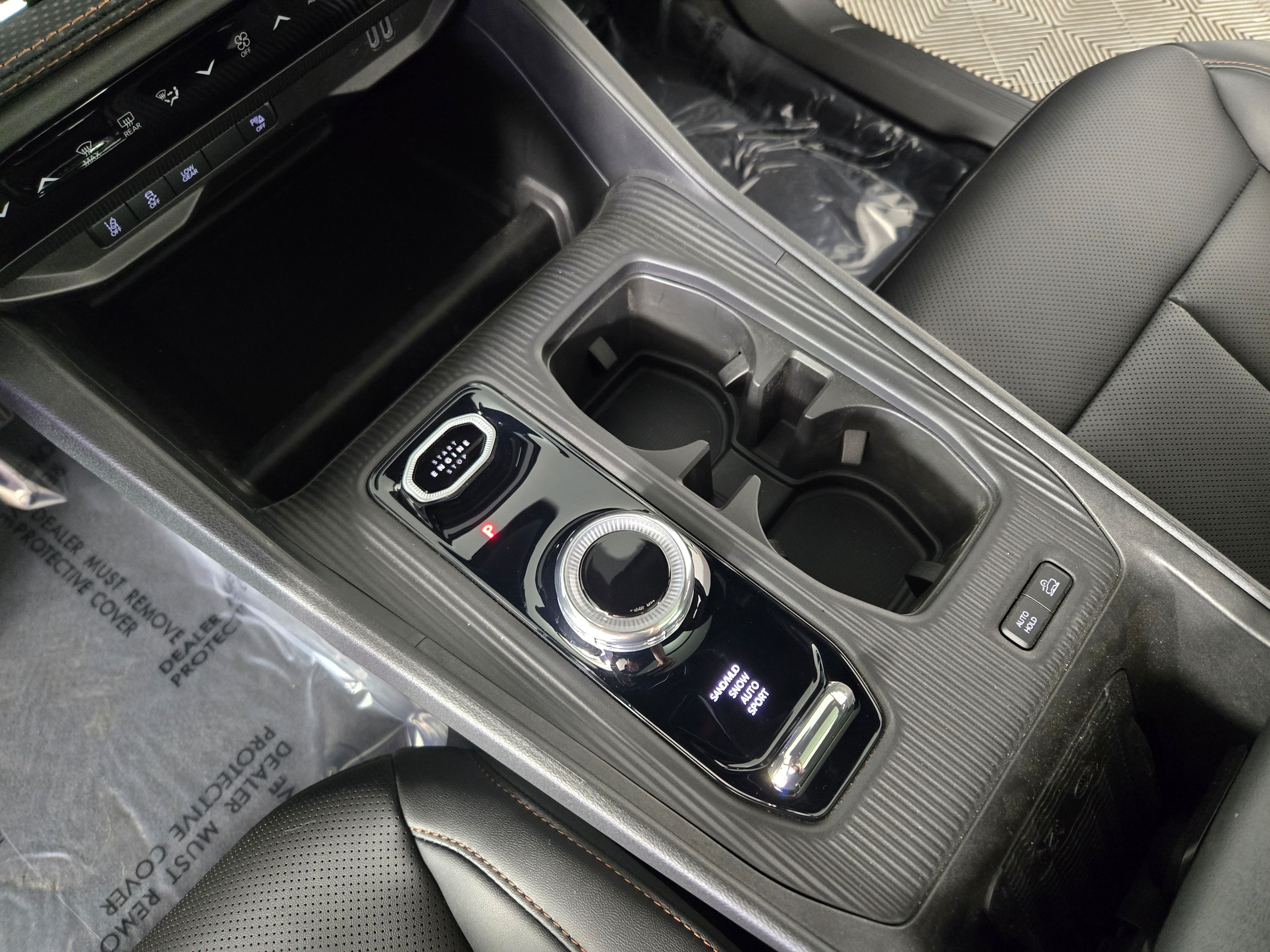 New 2026 Diamond Black Crystal Pearlcoat Jeep Laredo/Limited image 25