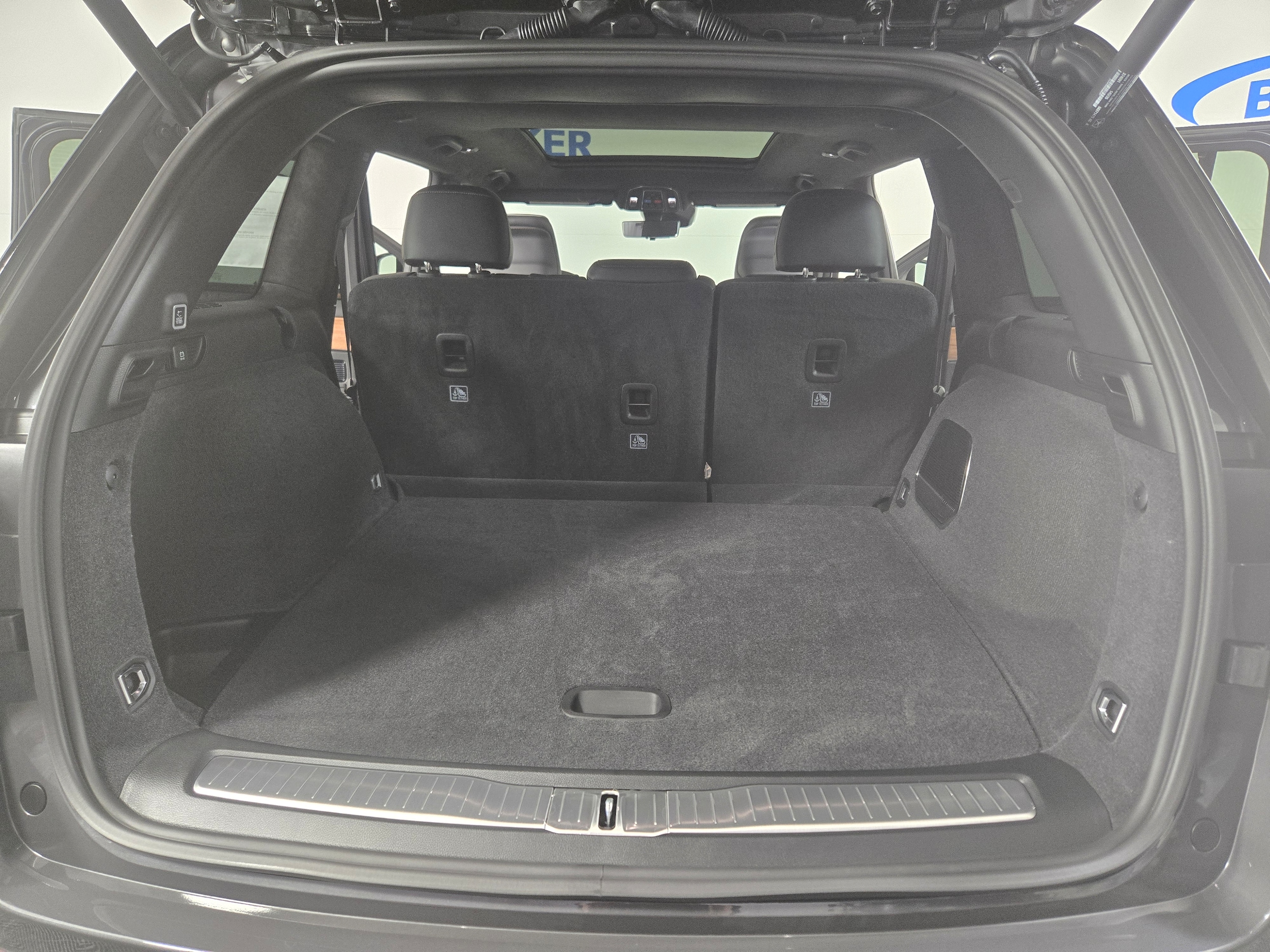 New 2026 Baltic Gray Jeep Summit image 12