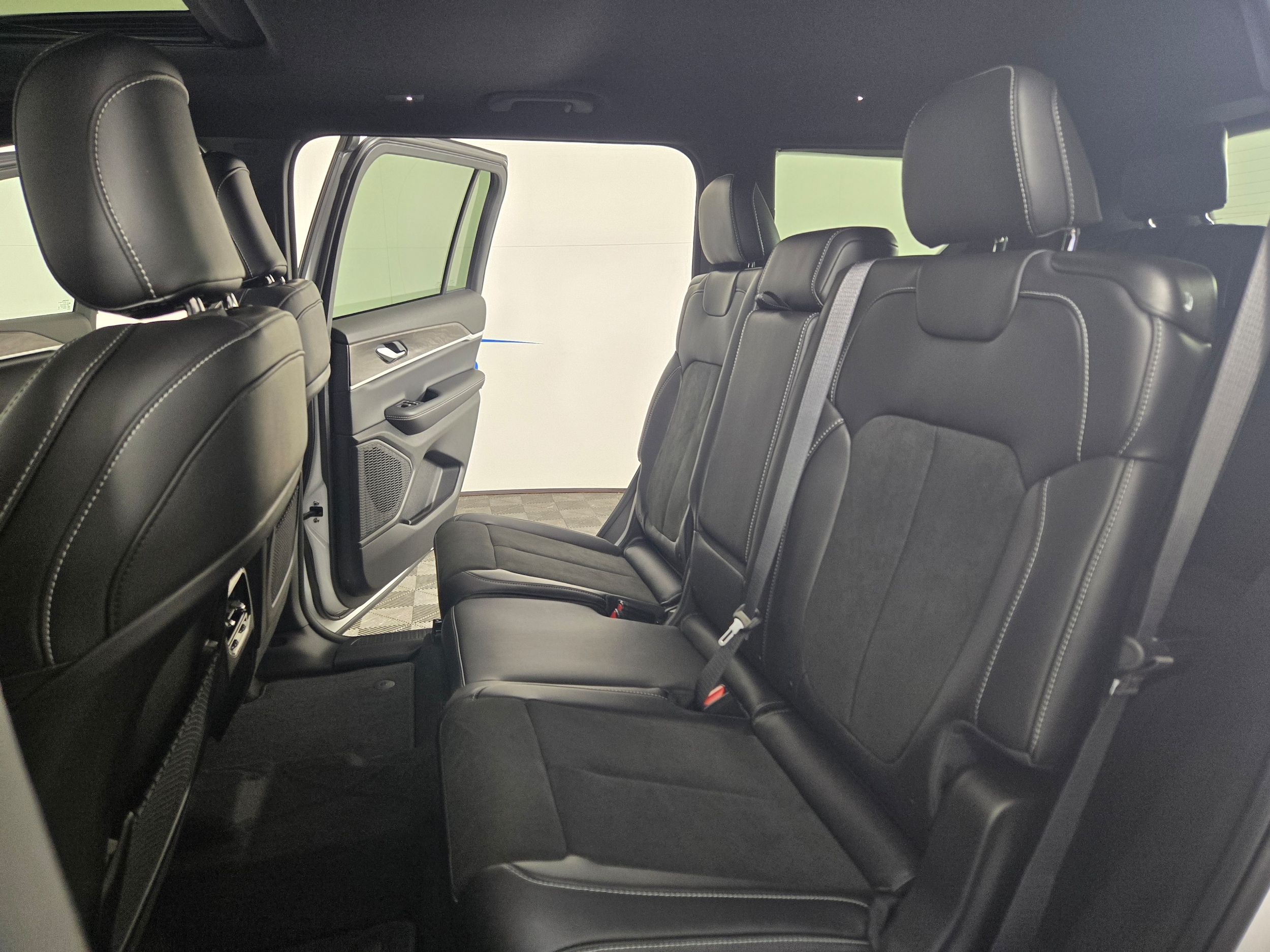 New 2027 Bright White Jeep Laredo image 16