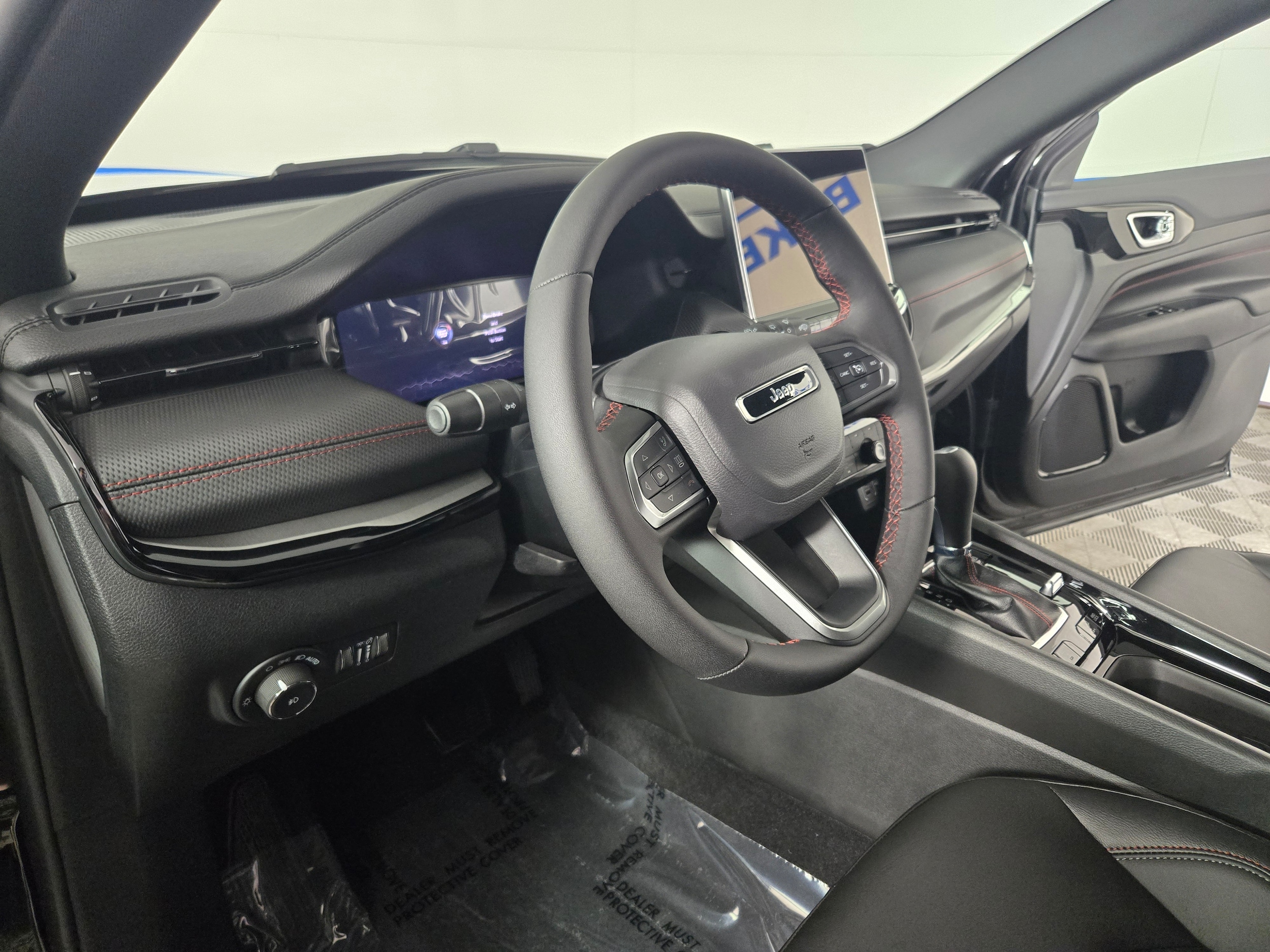 New 2026 Diamond Black Crystal Pearlcoat Jeep Trailhawk image 18