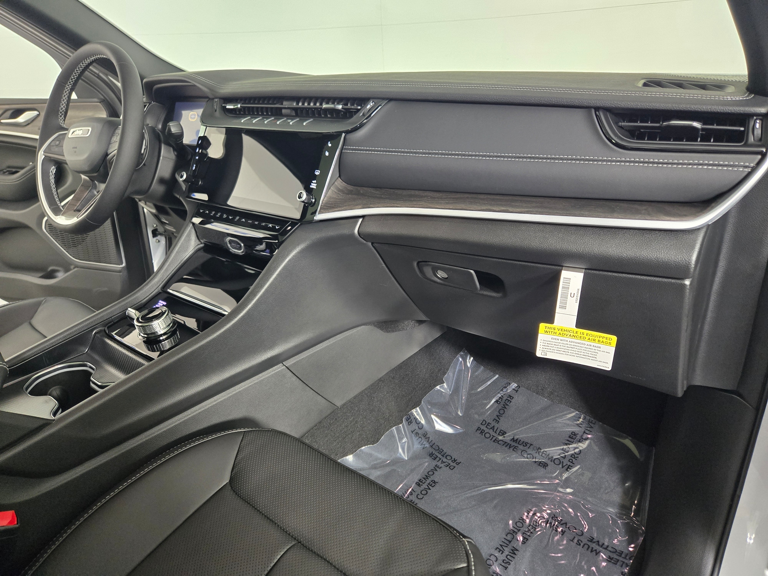 New 2027 Bright White Jeep Limited image 10