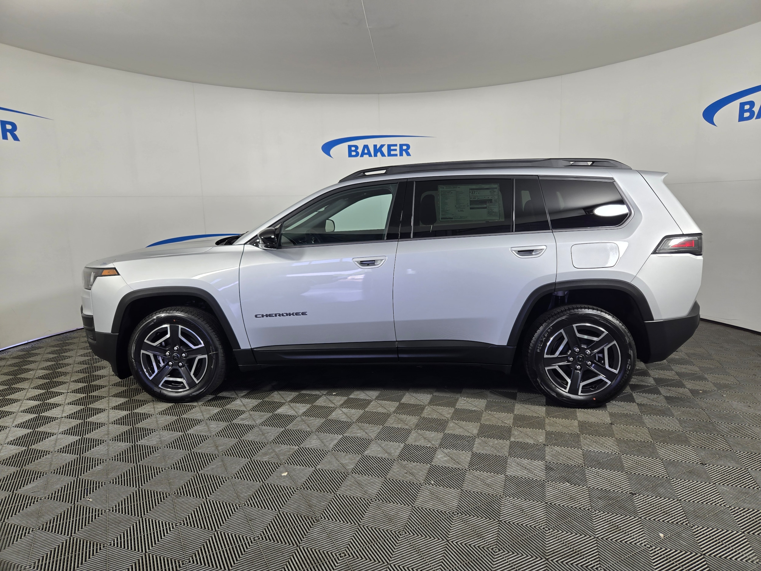 New 2026 Silver Zynith Jeep Laredo/Limited image 4
