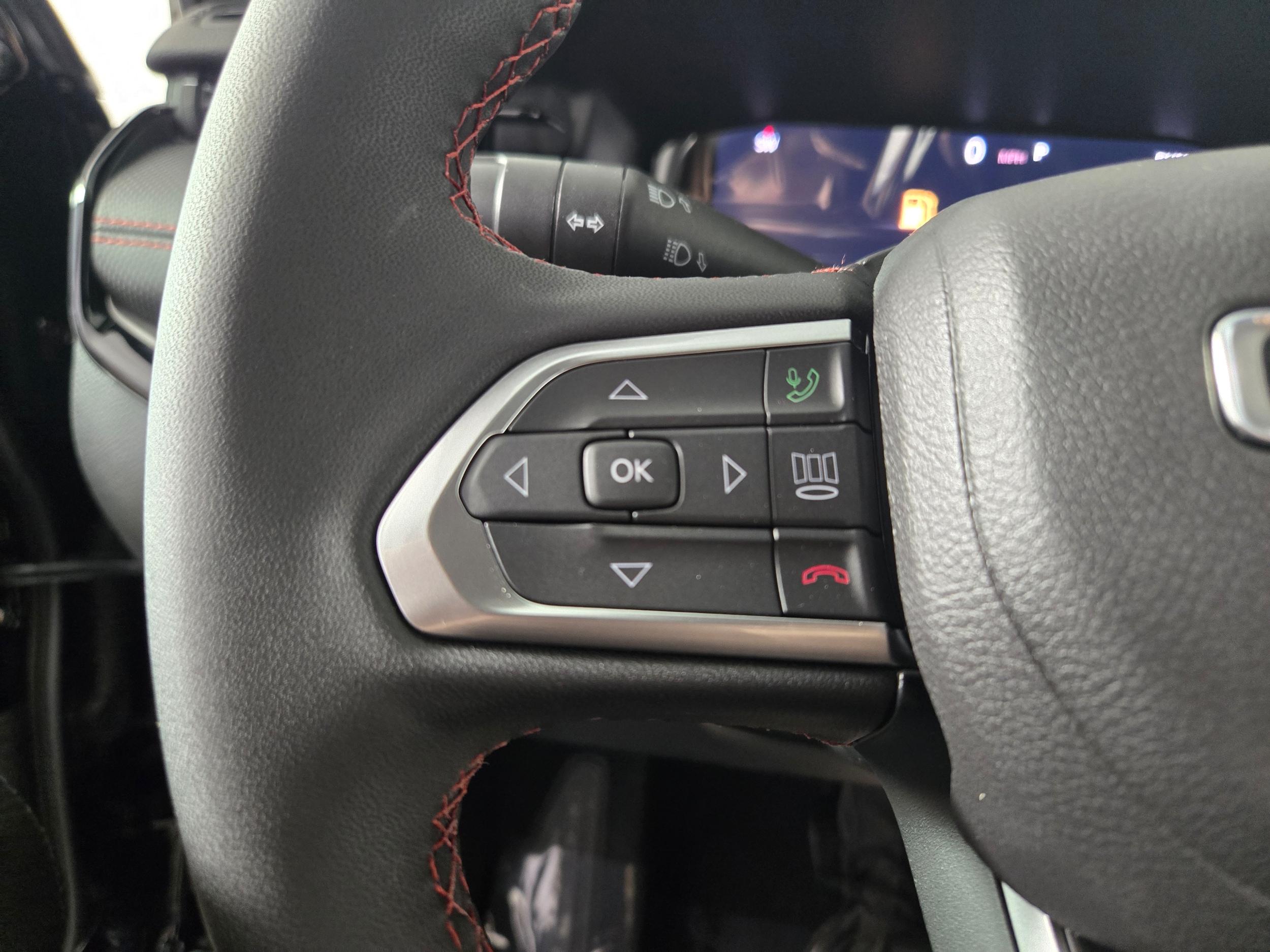 New 2026 Diamond Black Crystal Pearlcoat Jeep Trailhawk image 21