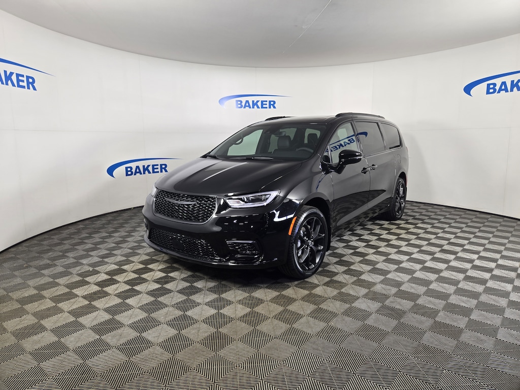 New 2026 Chrysler Pacifica Limited Passenger Van