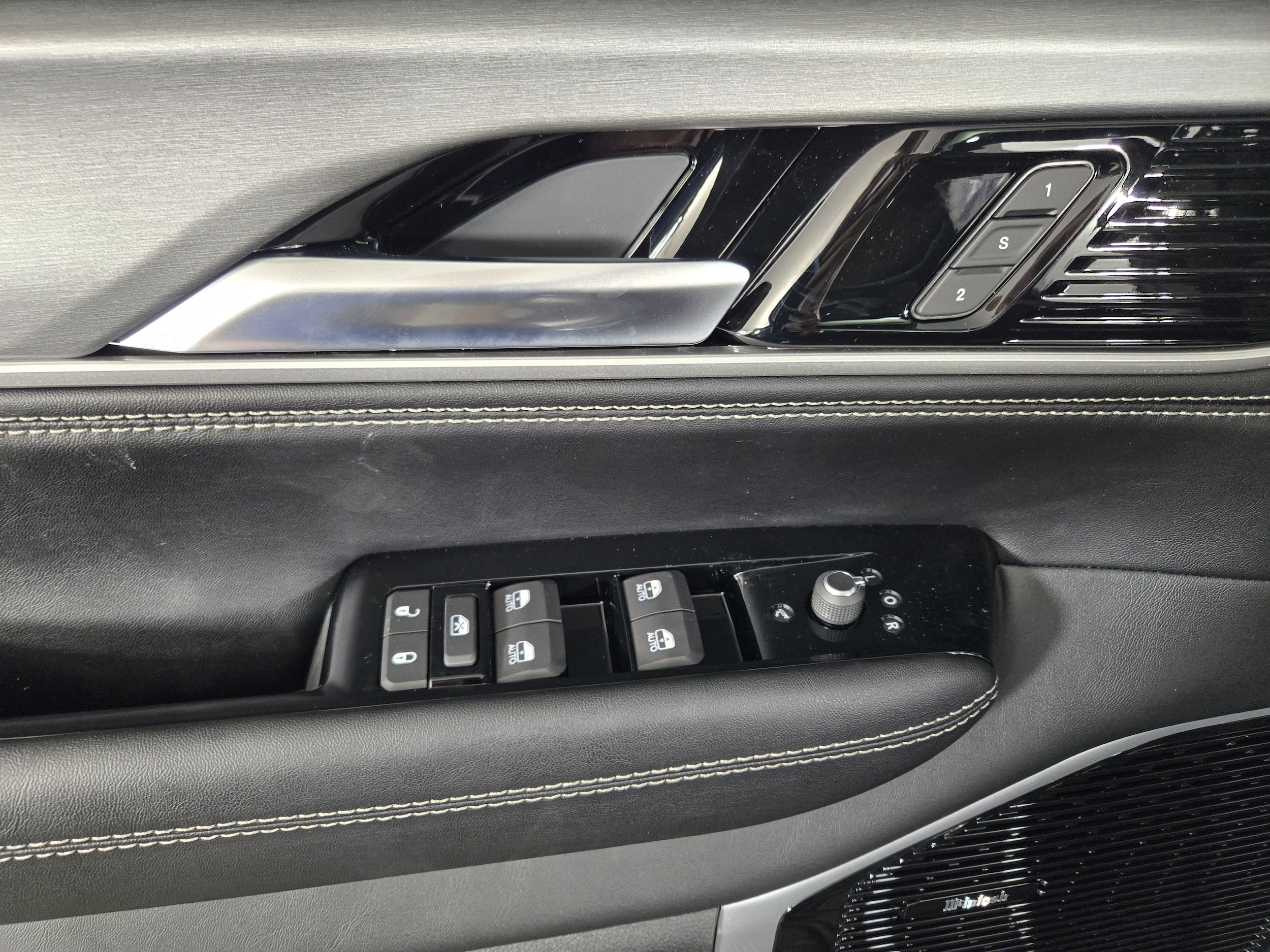 New 2026 High Gloss Black Jeep Limited image 19