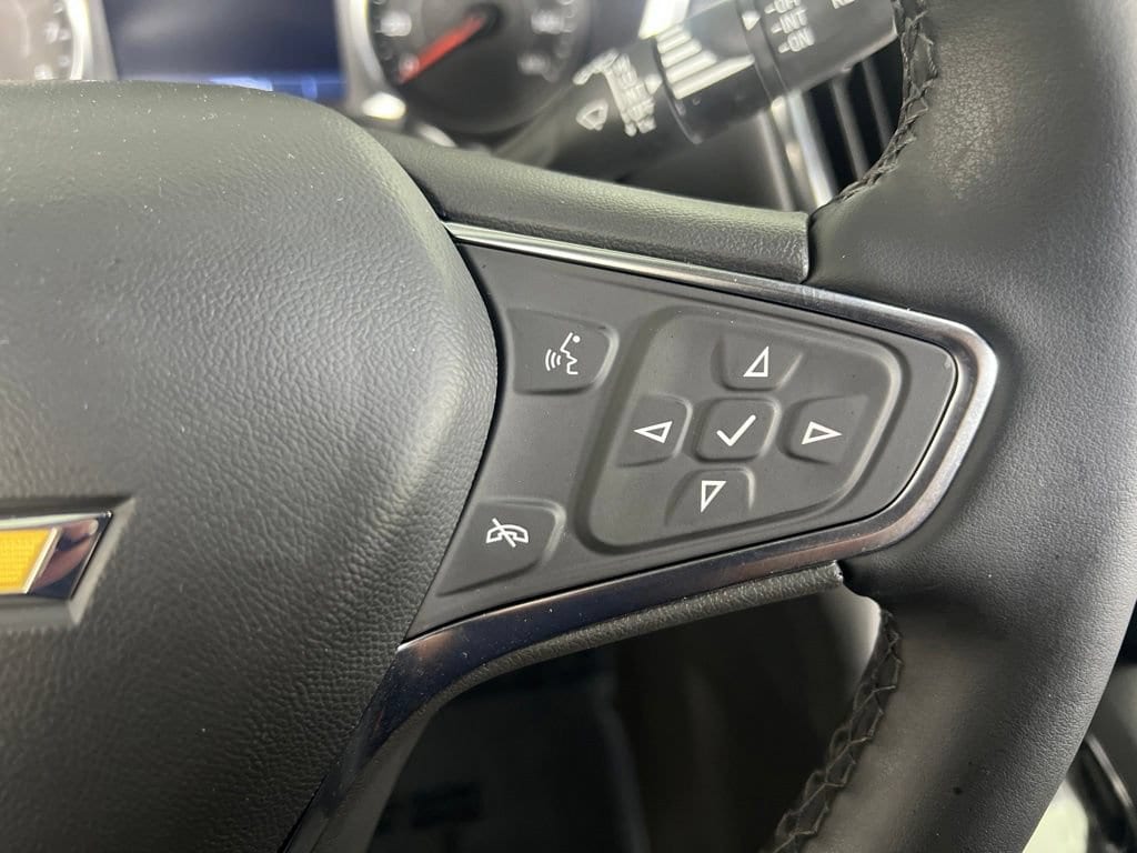 Used 2024 Mosaic Black Metallic Chevrolet LT w/1LT image 19