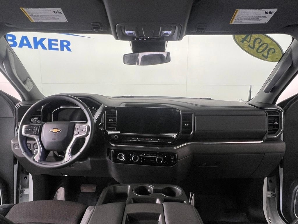 Used 2024 Summit White Chevrolet LT image 10