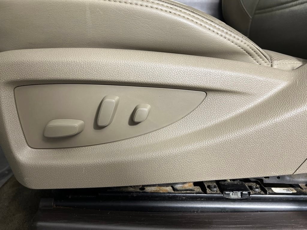 Used 2015 Summit White GMC Denali image 20