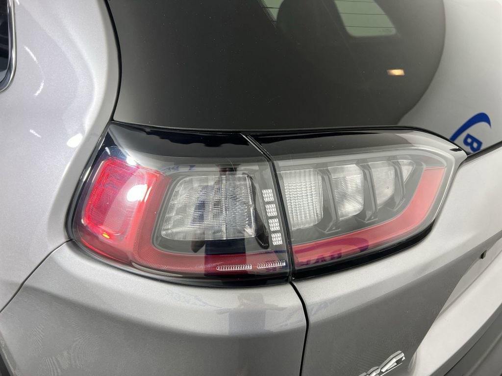 Used 2019 Billet Silver Jeep Latitude Plus 4x4 image 35