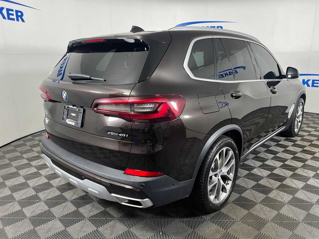 Used 2022 Sparkling Brown BMW xDrive40i image 6