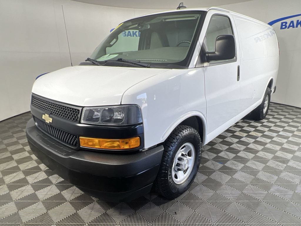 Used 2019 Summit White Chevrolet Work Van image 4