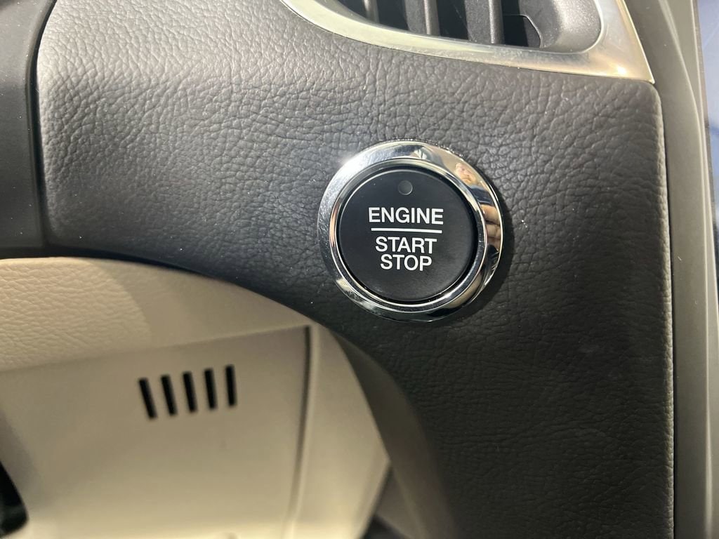 Used 2022 Star White Tri-Coat Ford Titanium image 18