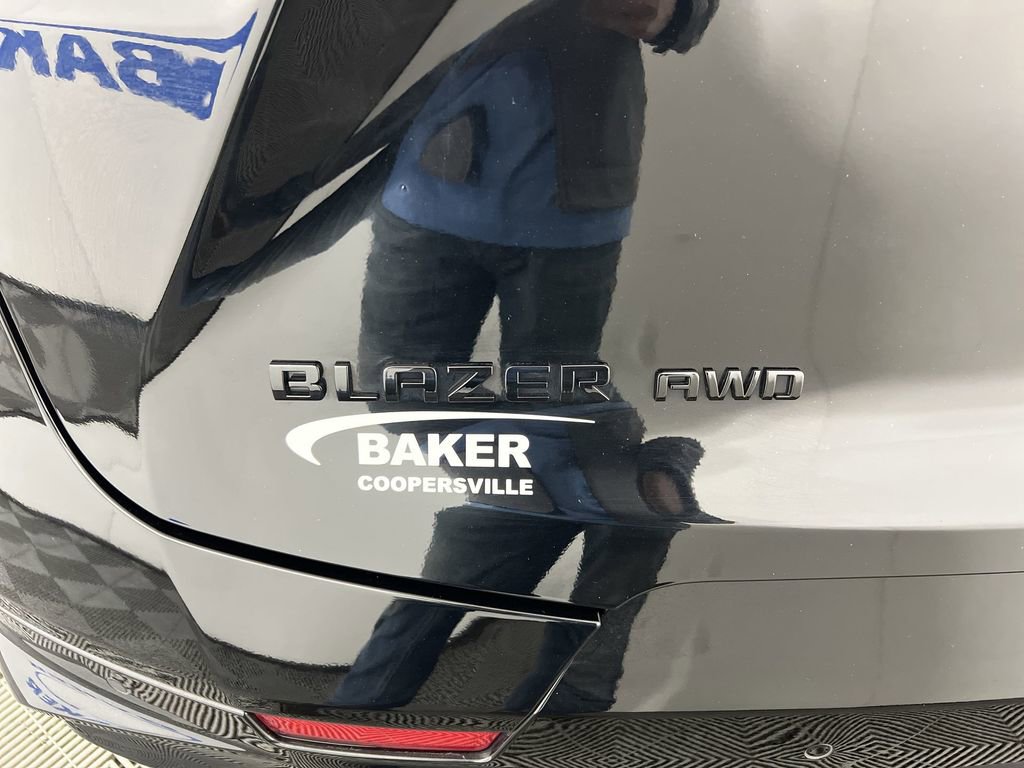 Used 2025 Black Chevrolet RS image 33