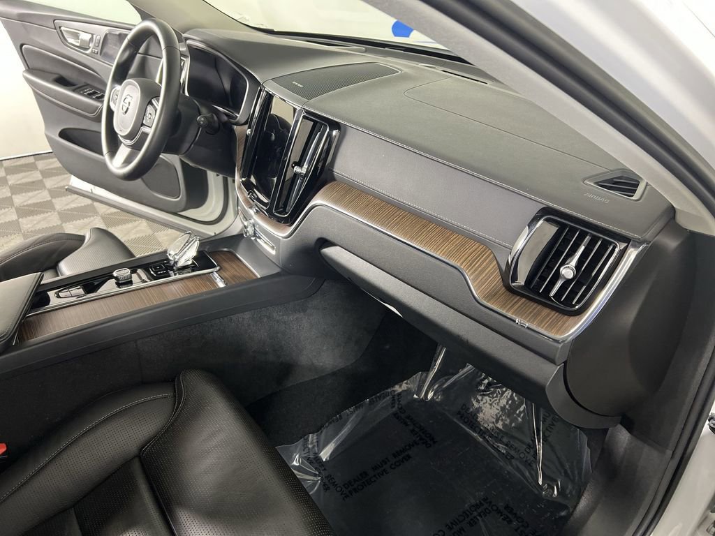 Used 2023 Crystal White Volvo B6 AWD Ultimate Dark image 29