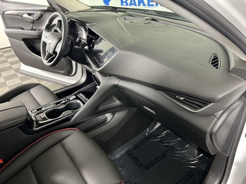Used 2023 Summit White Buick Essence image 29