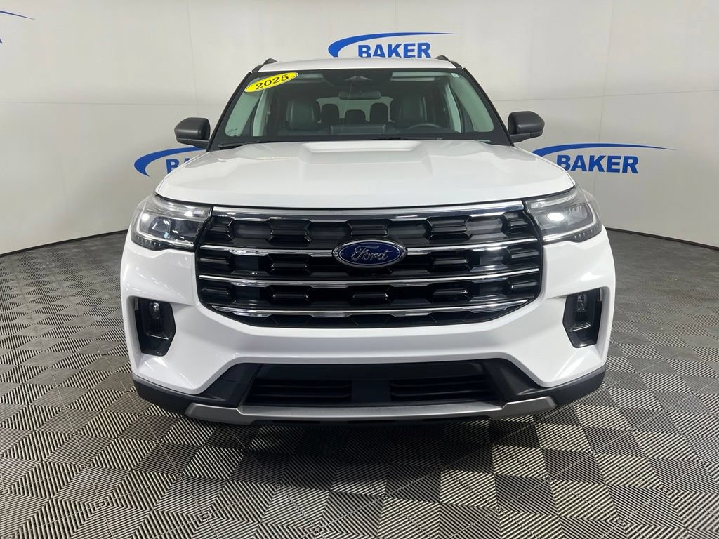 Used 2025 White Metallic Ford Active image 9