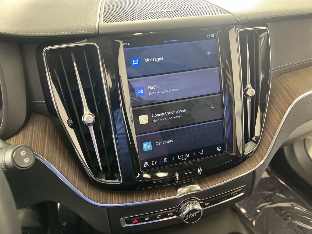 Used 2023 Crystal White Volvo B6 AWD Ultimate Dark image 12