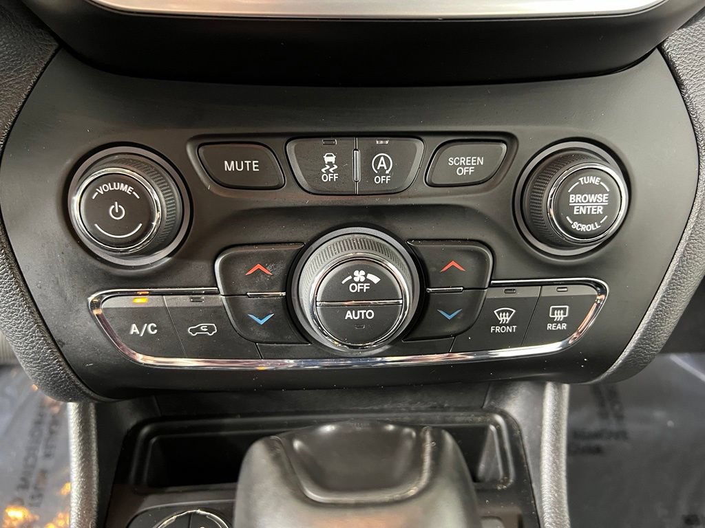 Used 2020 Velvet Red Pearlcoat Jeep Trailhawk image 23