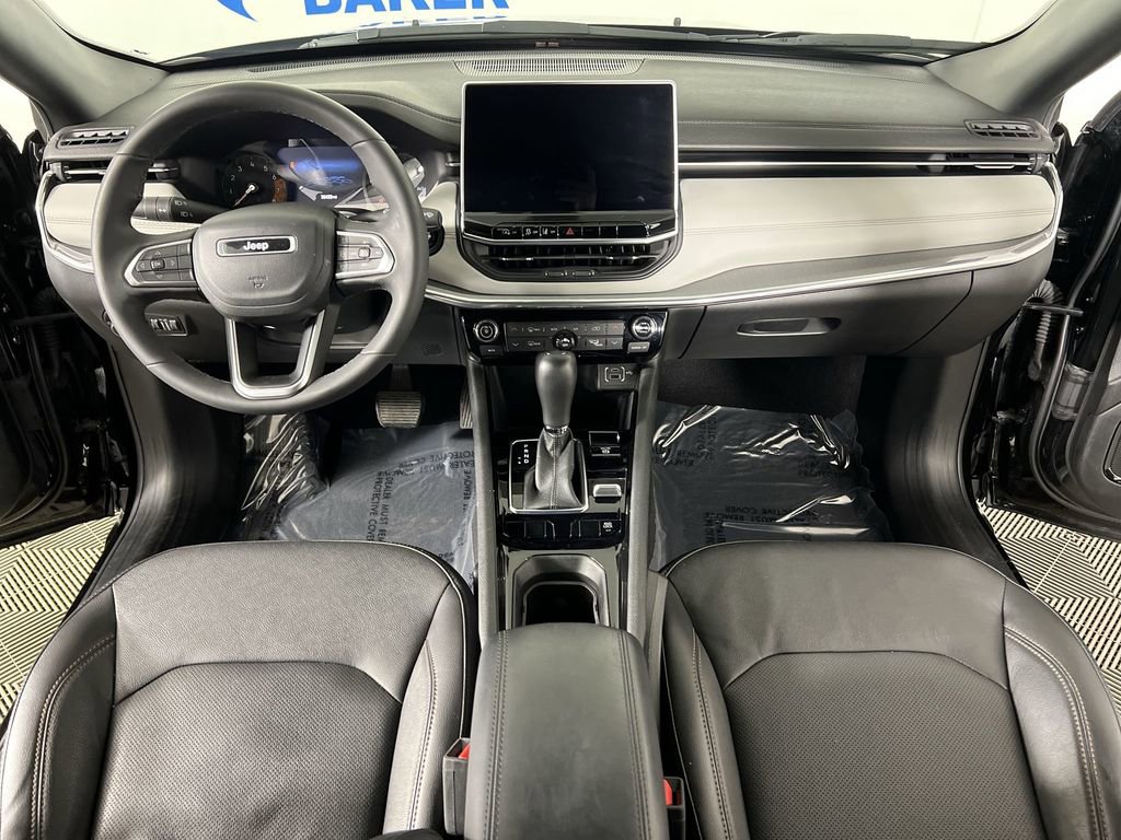 Used 2023 Diamond Black Crystal Pearlcoat Jeep Limited image 20