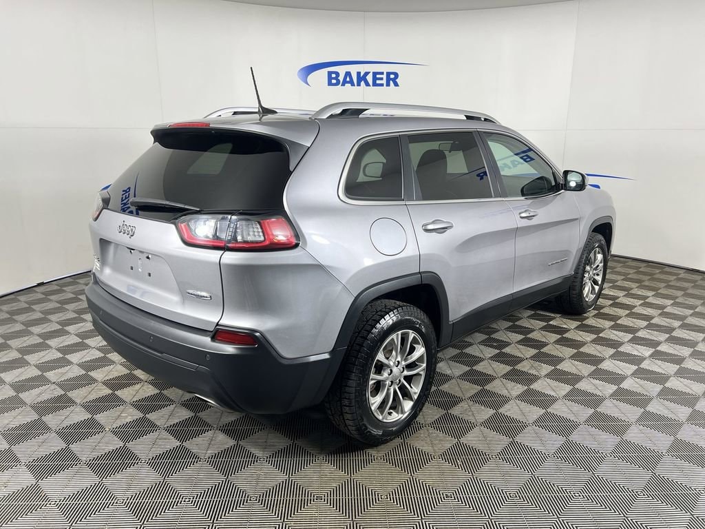 Used 2019 Billet Silver Jeep Latitude Plus 4x4 image 9