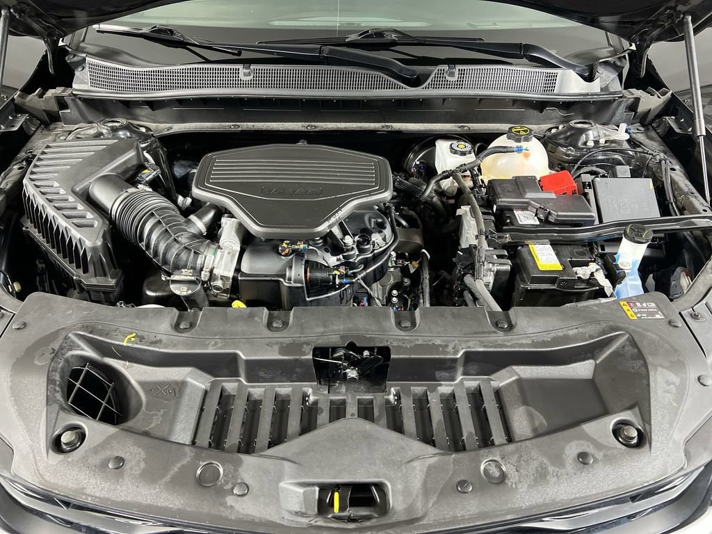 Used 2025 Black Chevrolet RS image 31