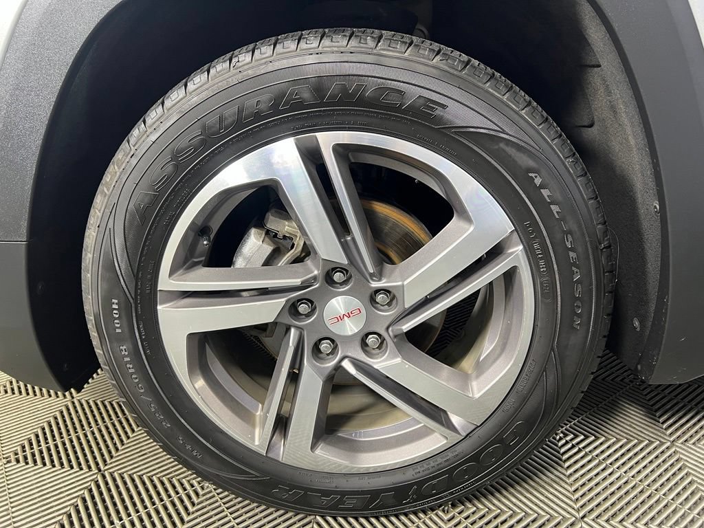 Used 2018 Quicksilver GMC SLT image 32