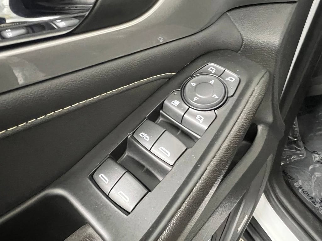 Used 2023 Summit White Chevrolet LT Leather image 20