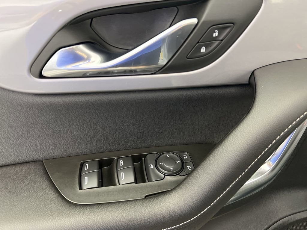 Used 2025 Sterling Gray Chevrolet LT w/2LT image 22