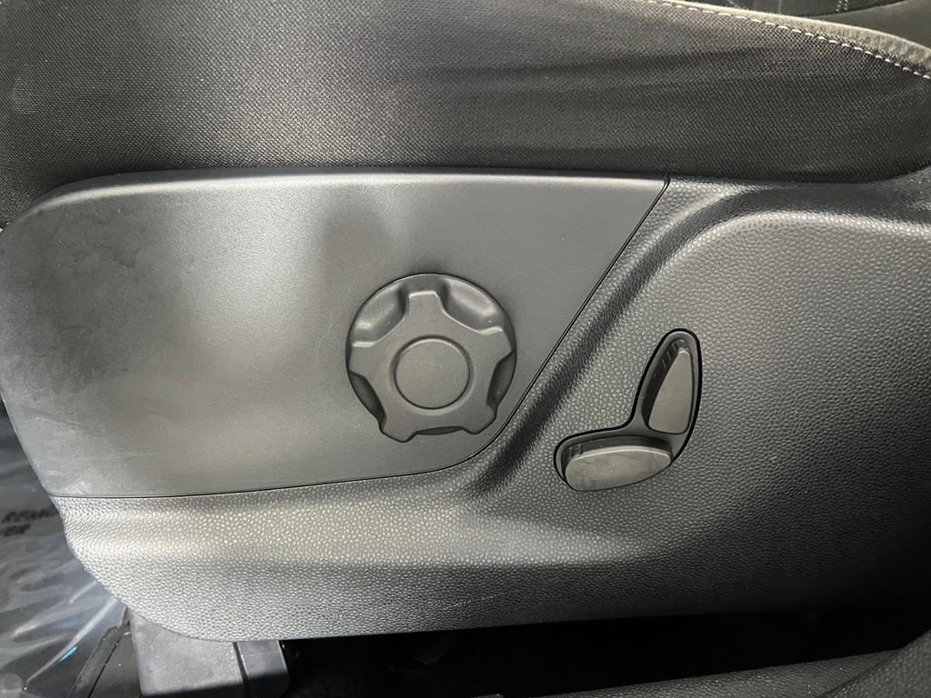 Used 2018 Ruby Red Metallic Ford SE image 20
